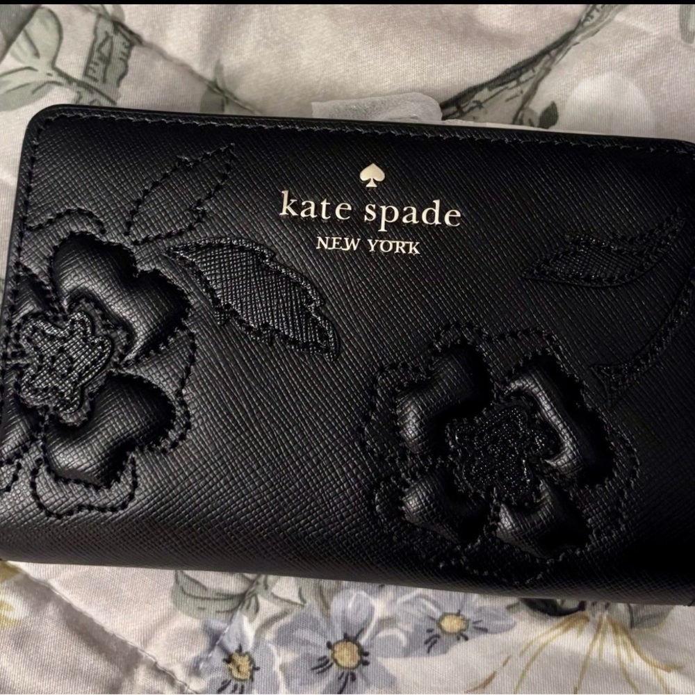 Kate Spade Black Embroidered Floral Appliqué Madison Wallet KL868